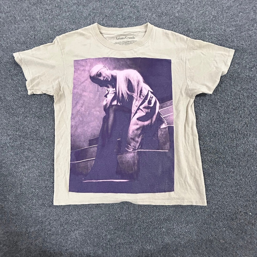 Ariana Grande T-Shirt Womens XS Beige Sweetener Tour 2019 Concert Merch Tee